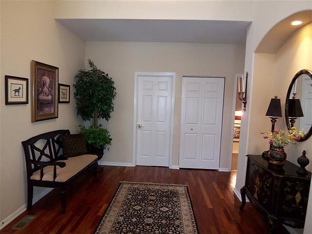 1st image of 428 Seaton Ct