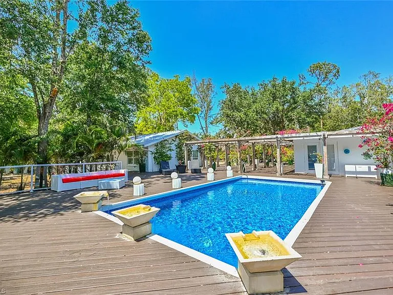 5940 English Oaks Ln — Photo 3
