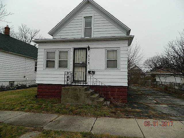528 Garfield Ave photo 1