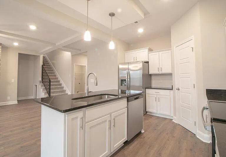 2114 Ireland Way — Photo 7