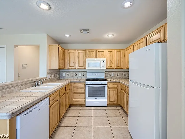 3904 Badgerbrook St — Photo 8