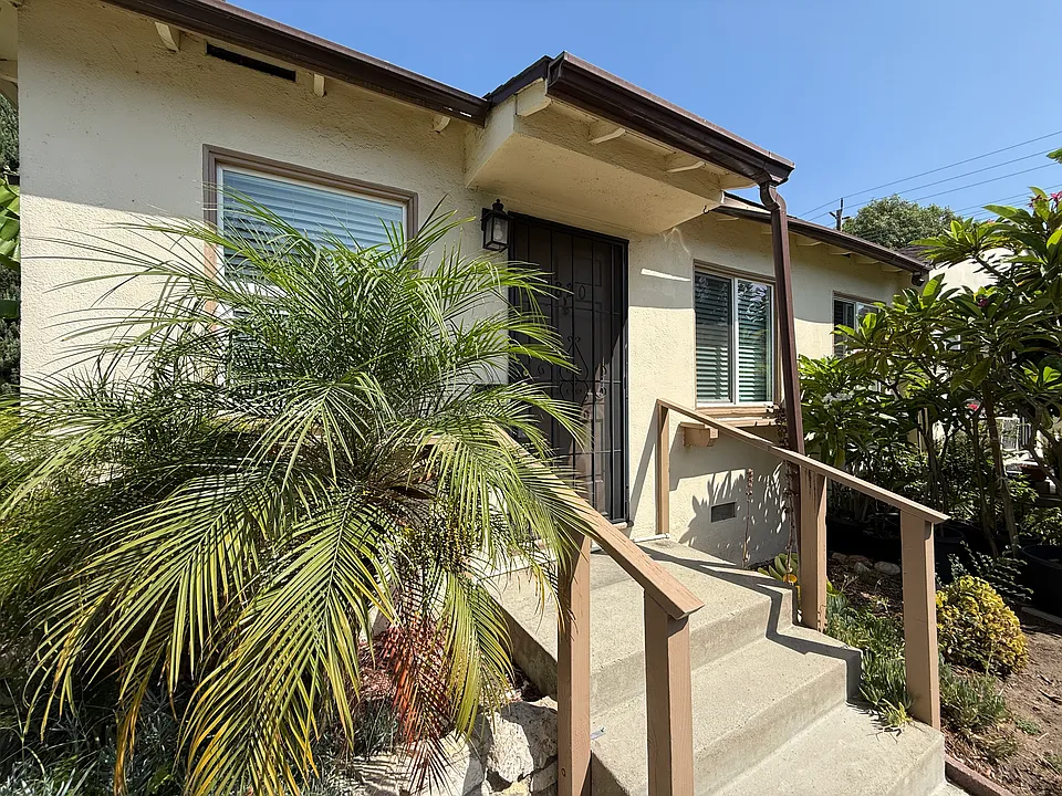 1820 N Hollywood Way #1820