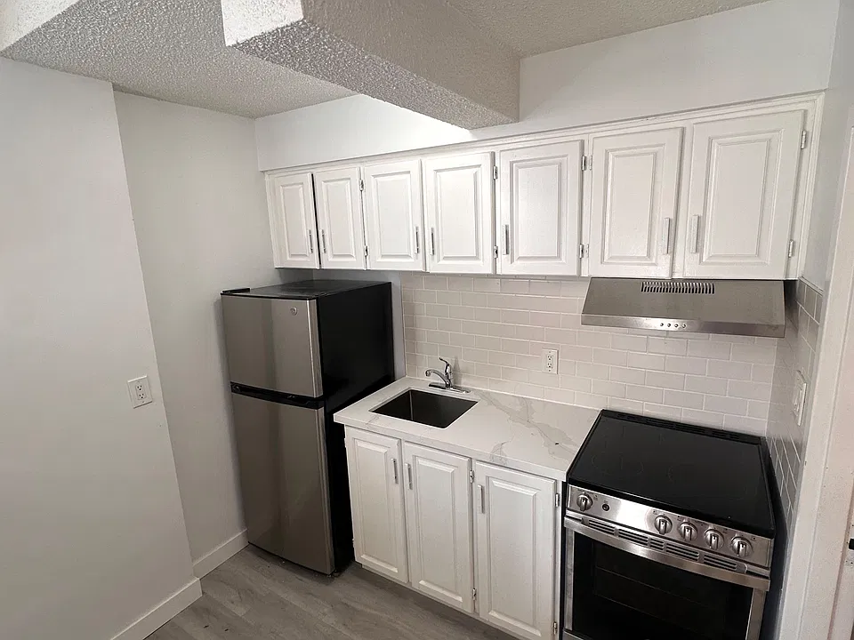 120 Spencer Ave #5