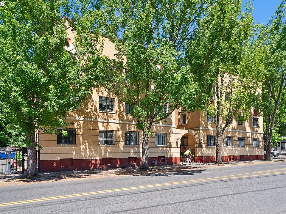 1st image of 2829 SE Belmont St APT 308