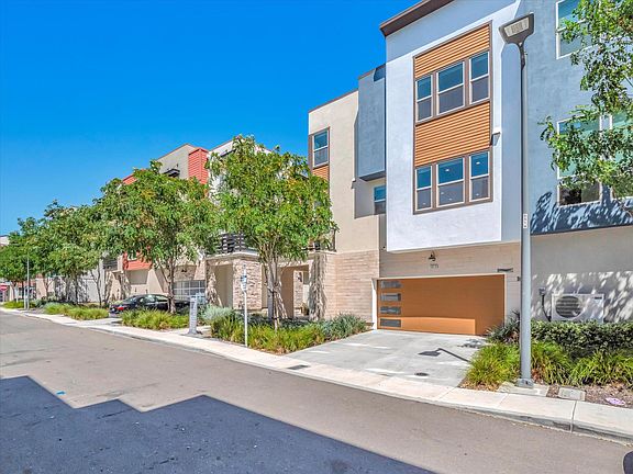 Long driveway provides additional 2 car parking for a total of 4 car parking