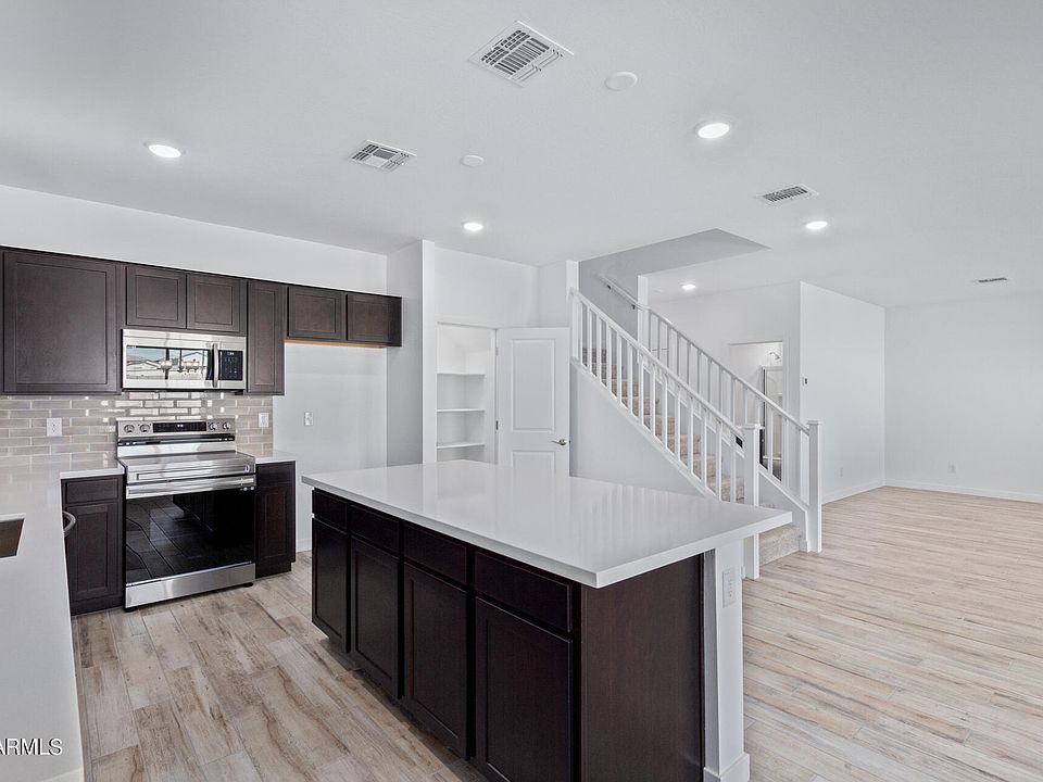 1st image of 16972 W BUTLER Avenue