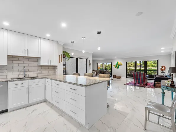 12 Stratford Drive E #A, Boynton Beach, FL 33436