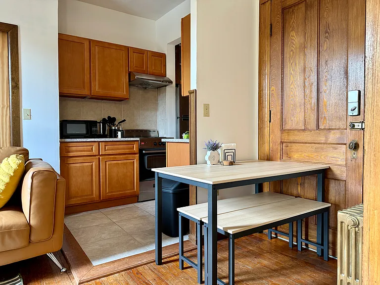 797 Orange St #2A — Photo 6