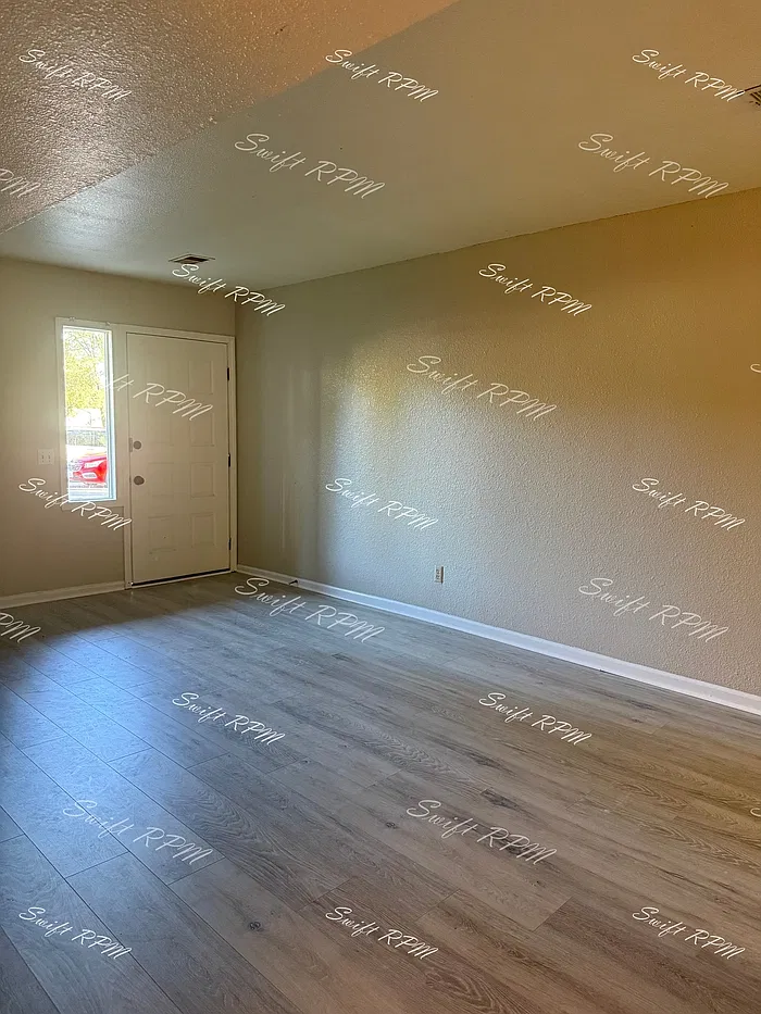 2 bed, 1.0 bath, $1,050 — Photo 3