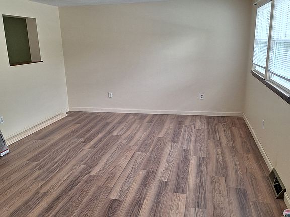 2nd image of 15-21 Pleasant St #19