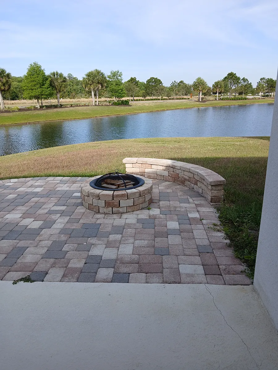 Building Photo - 2887 Mosshire Cir
