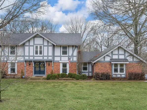 1802 Armstead Dr, Saint Louis, MO 63131