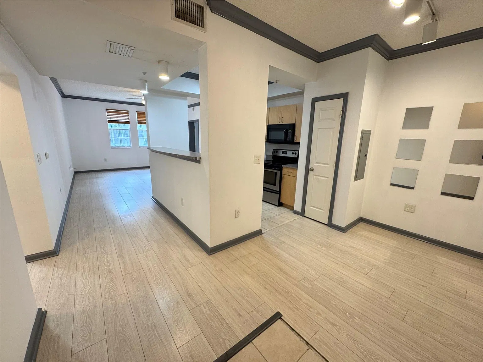 2 bed, 2.0 bath, 1240 sqft, $2,500 — Photo 3