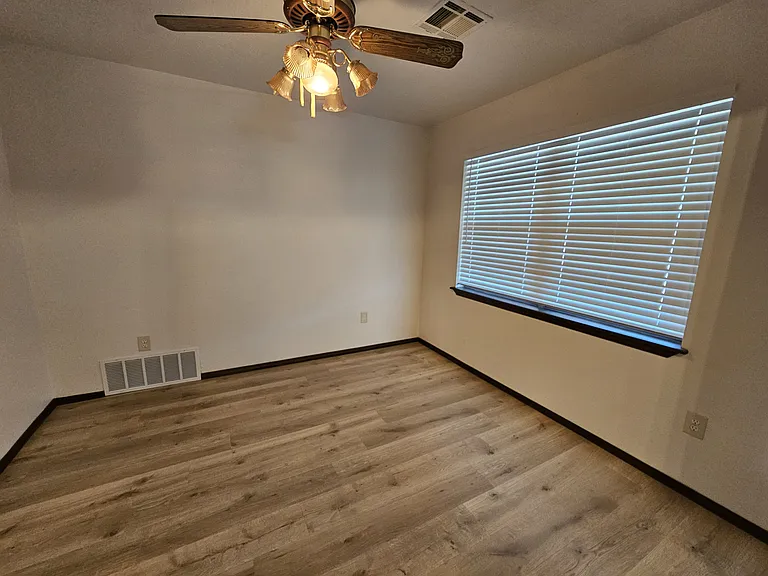 7318 NW Andrews Ave — Photo 4