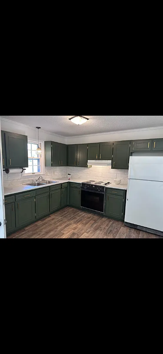 Building Photo - 500 Shady Pine Dr