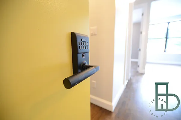 Rented by Miron Realty Group | media 18