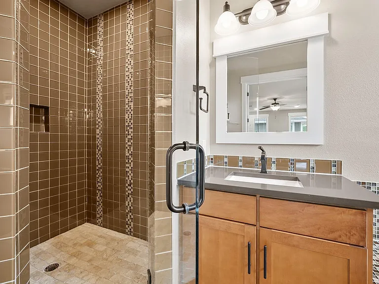 1704 Cedar Bend Dr #5B — Photo 17