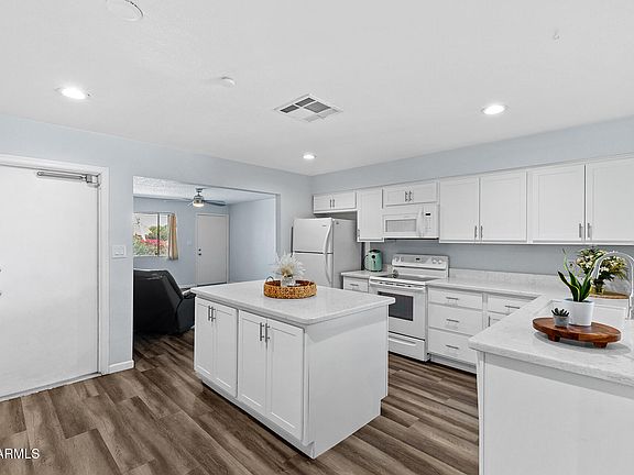 5th image of 18029 N 35TH Avenue