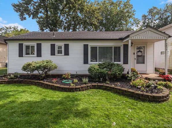5834 Morley St, Westland, MI 48185