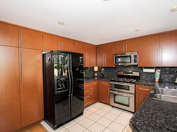 3rd image of 9455 Sawtooth Way