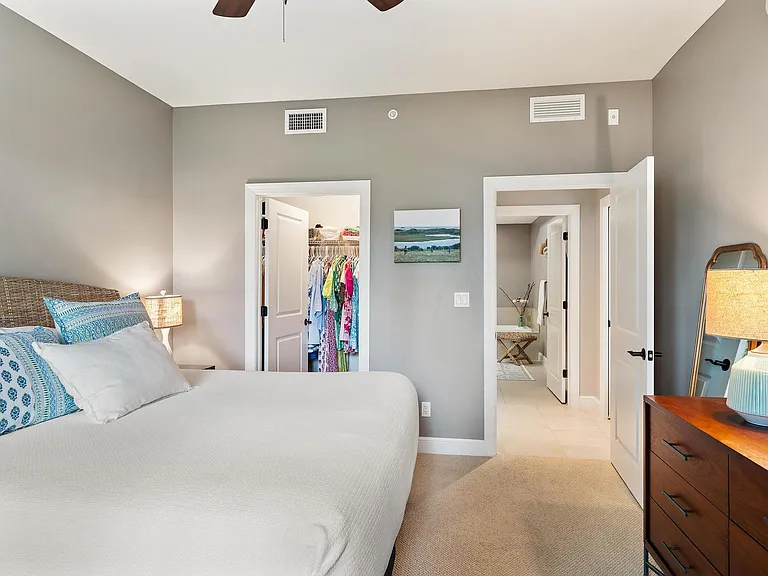 814 Bay Colony Dr S — Photo 12