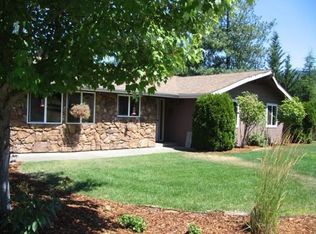 1415 Summit Loop, Grants Pass, OR 97527