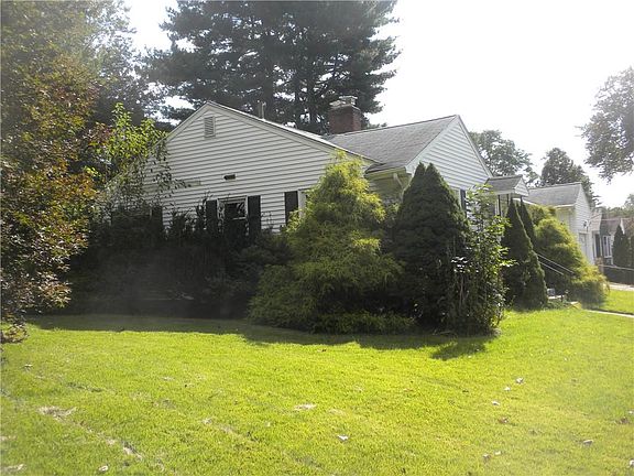 4th image of 13 Evergreen Pkwy