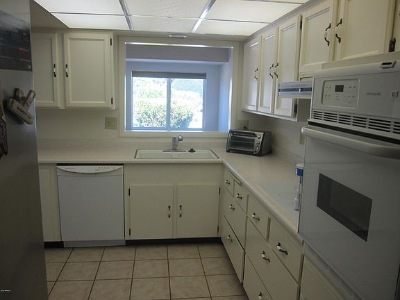 3rd image of 9518 W Willowbrook Dr