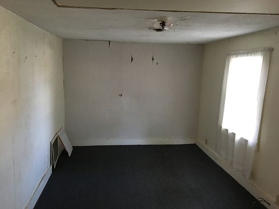 5th image of 9 Shumate Ave