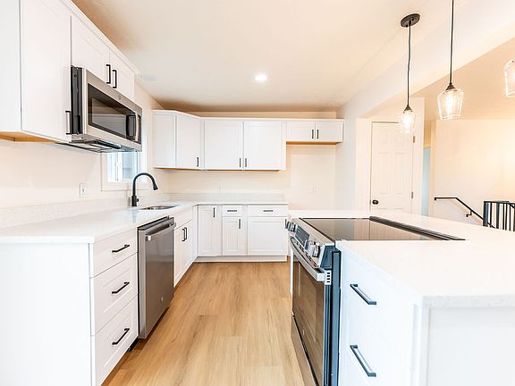 4th image of 1534 Tyler Ave