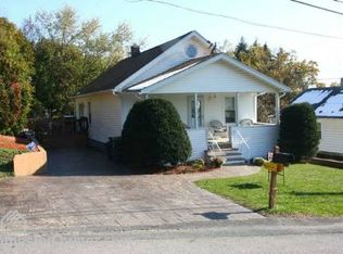 28 Rhodes Ave, Wynantskill, NY 12198