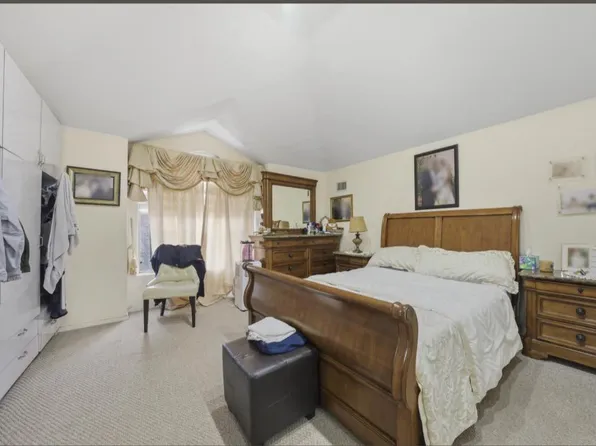 1372 East 66th Street image 12 of 15