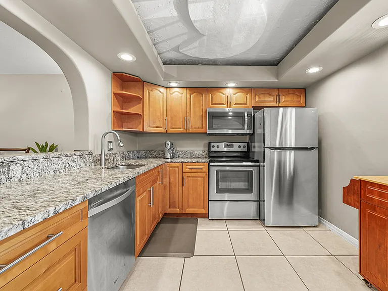 2615 NE 1st Ct #203 — Photo 3
