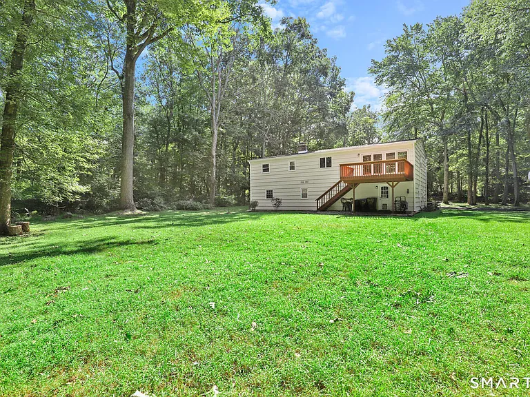 122 Deforest Rd — Photo 35