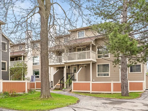 762 Saint Andre Dr #5B, Ottawa, ON K1C 4S6