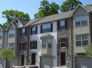 16 Shady Tree Ct, York, PA 17402