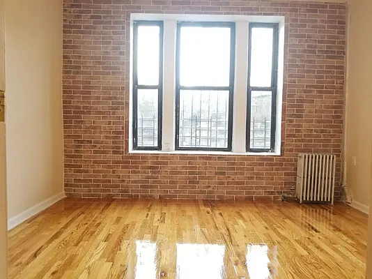 Rented by Lang Realty LLC | media 9