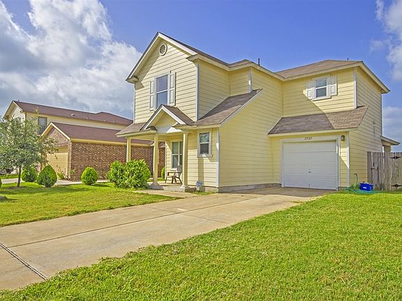3rd image of 13525 Coomes Dr