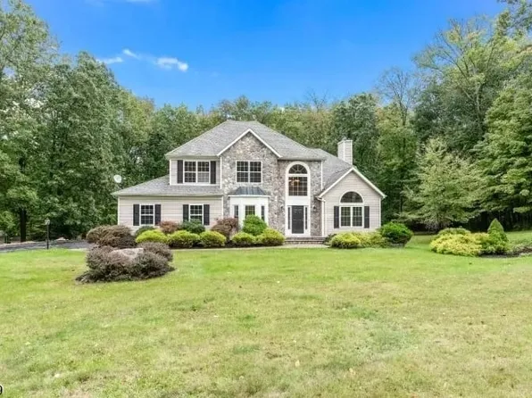 8 Whispering Woods Ln, Sparta Twp., NJ 07871