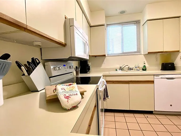 500 S Washington Dr #24B — Photo 25