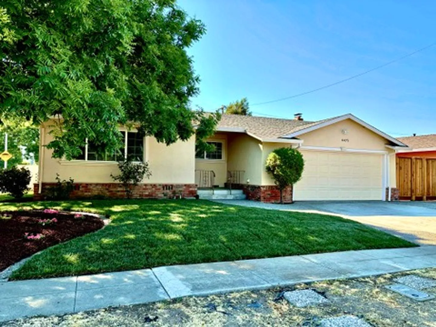 4475 Gertrude Dr photo 1