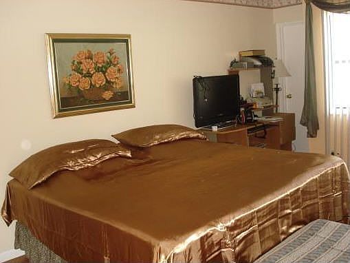 5th image of 100 Lakeview Dr APT 202