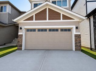 1327 20th St NW, Edmonton, AB T6T2K8