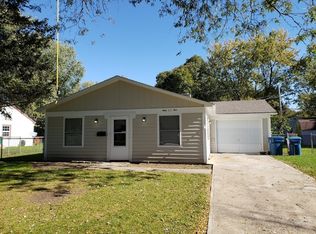 83 Amesbury Rd, Montgomery, IL 60538