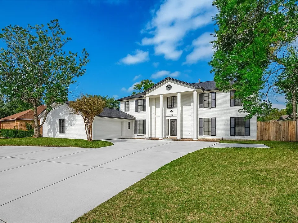 3102 Glenn Lakes Ln