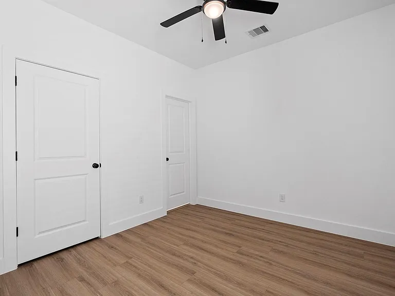 9437 Pembrook St #A — Photo 24