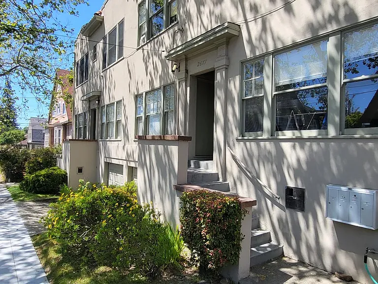 2671 Derby St #7 — Photo 2