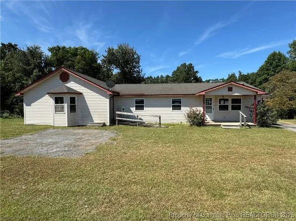 4987 Red Hill Rd, Maxton, NC 28364