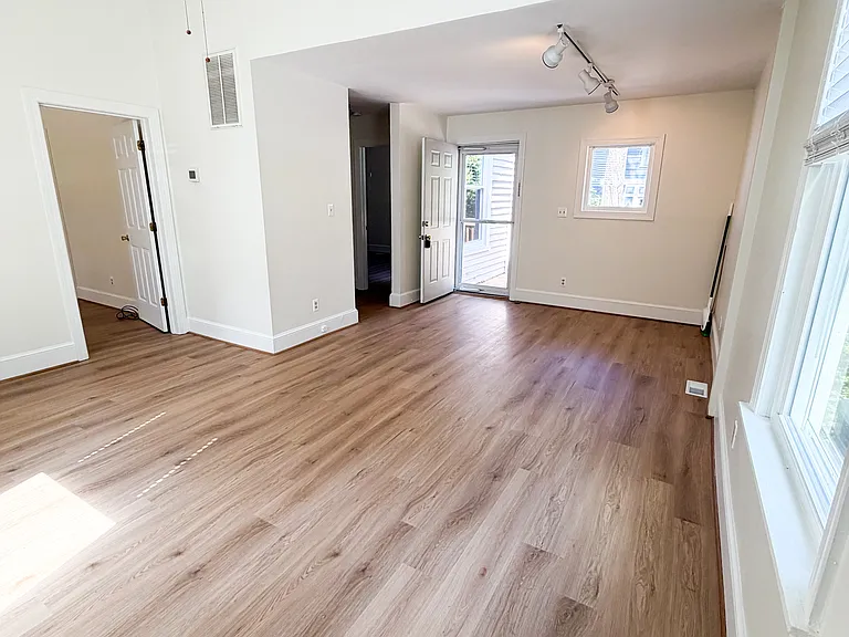 208 N Buchanan Blvd #4 — Photo 15
