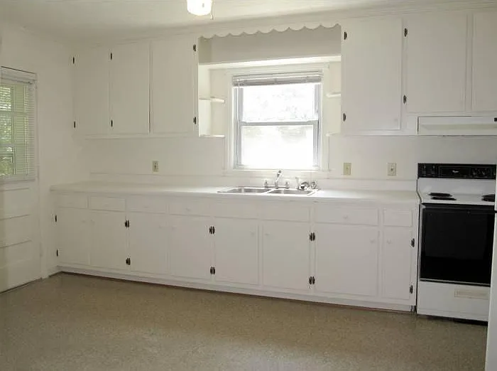 2 bed, 896 sqft, $1,650 — Photo 3